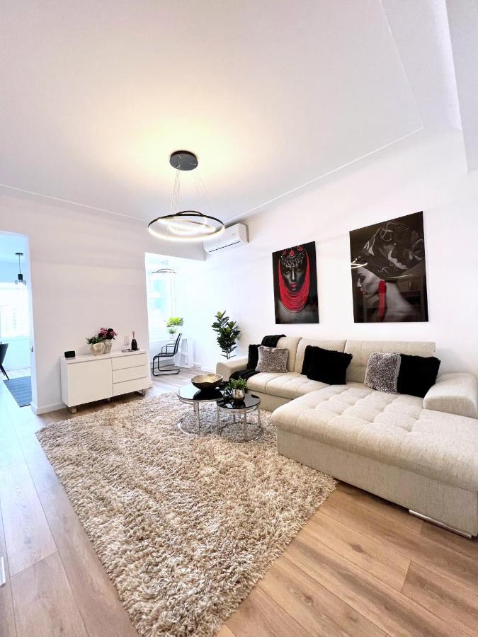 Sky View - Luxury Apartament - Sanador Victoriei Boekarest Buitenkant foto