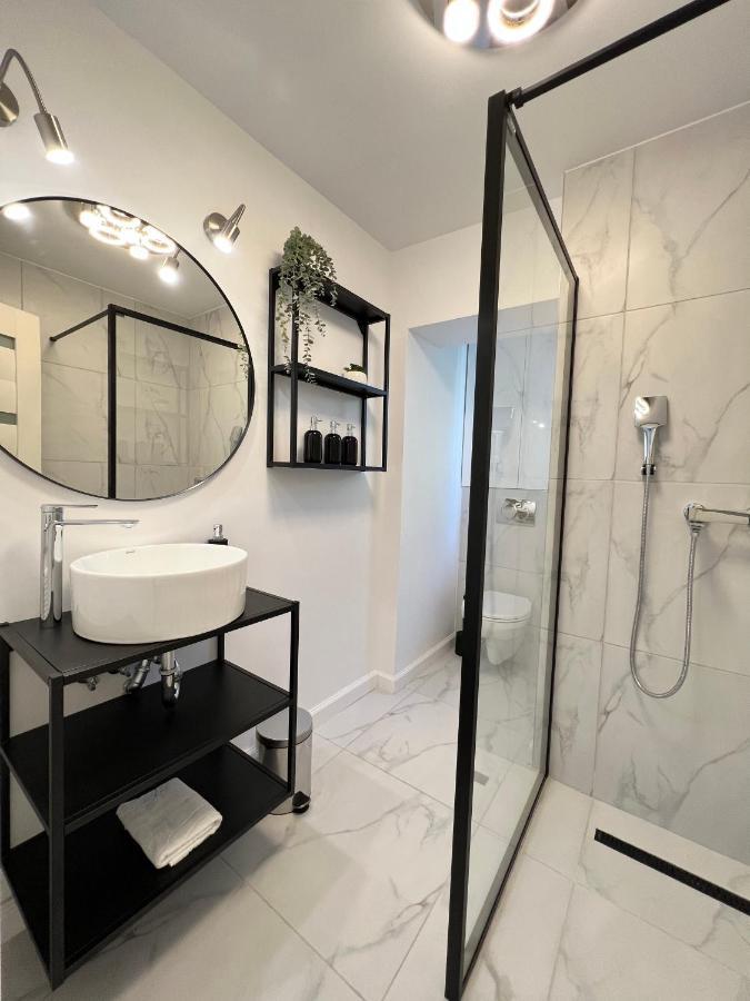 Sky View - Luxury Apartament - Sanador Victoriei Boekarest Buitenkant foto
