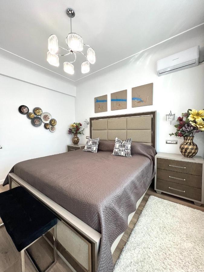 Sky View - Luxury Apartament - Sanador Victoriei Boekarest Buitenkant foto