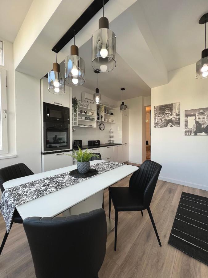 Sky View - Luxury Apartament - Sanador Victoriei Boekarest Buitenkant foto