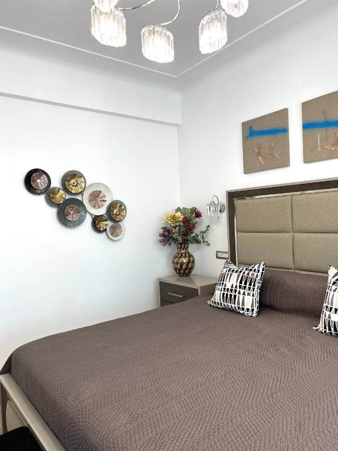 Sky View - Luxury Apartament - Sanador Victoriei Boekarest Buitenkant foto