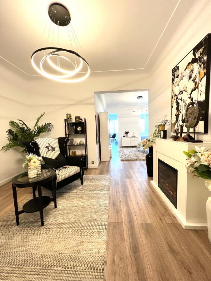 Sky View - Luxury Apartament - Sanador Victoriei Boekarest Buitenkant foto