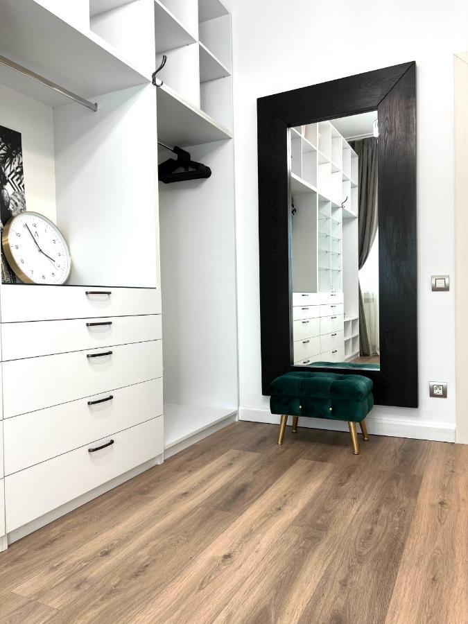 Sky View - Luxury Apartament - Sanador Victoriei Boekarest Buitenkant foto