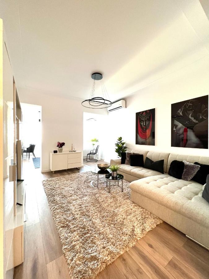 Sky View - Luxury Apartament - Sanador Victoriei Boekarest Buitenkant foto