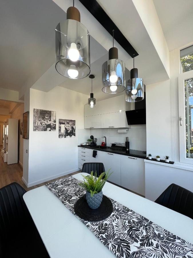 Sky View - Luxury Apartament - Sanador Victoriei Boekarest Buitenkant foto