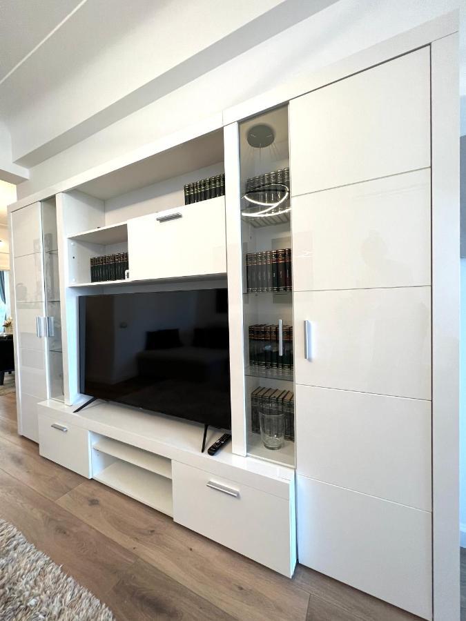 Sky View - Luxury Apartament - Sanador Victoriei Boekarest Buitenkant foto