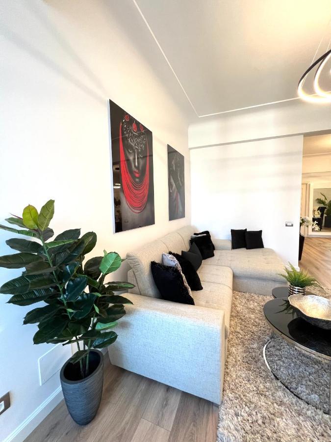 Sky View - Luxury Apartament - Sanador Victoriei Boekarest Buitenkant foto