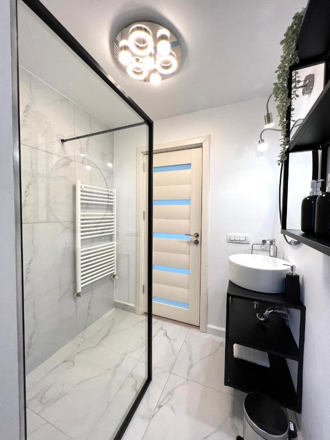 Sky View - Luxury Apartament - Sanador Victoriei Boekarest Buitenkant foto